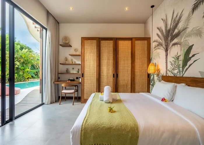 Villa Curvea, *