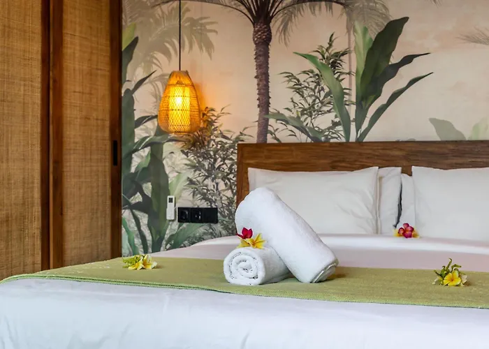 Curvea, * Uluwatu
